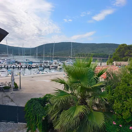 Lungo Mare 5 Apartment Cres