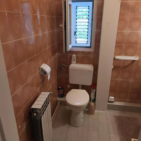 Lungo Mare 5 *